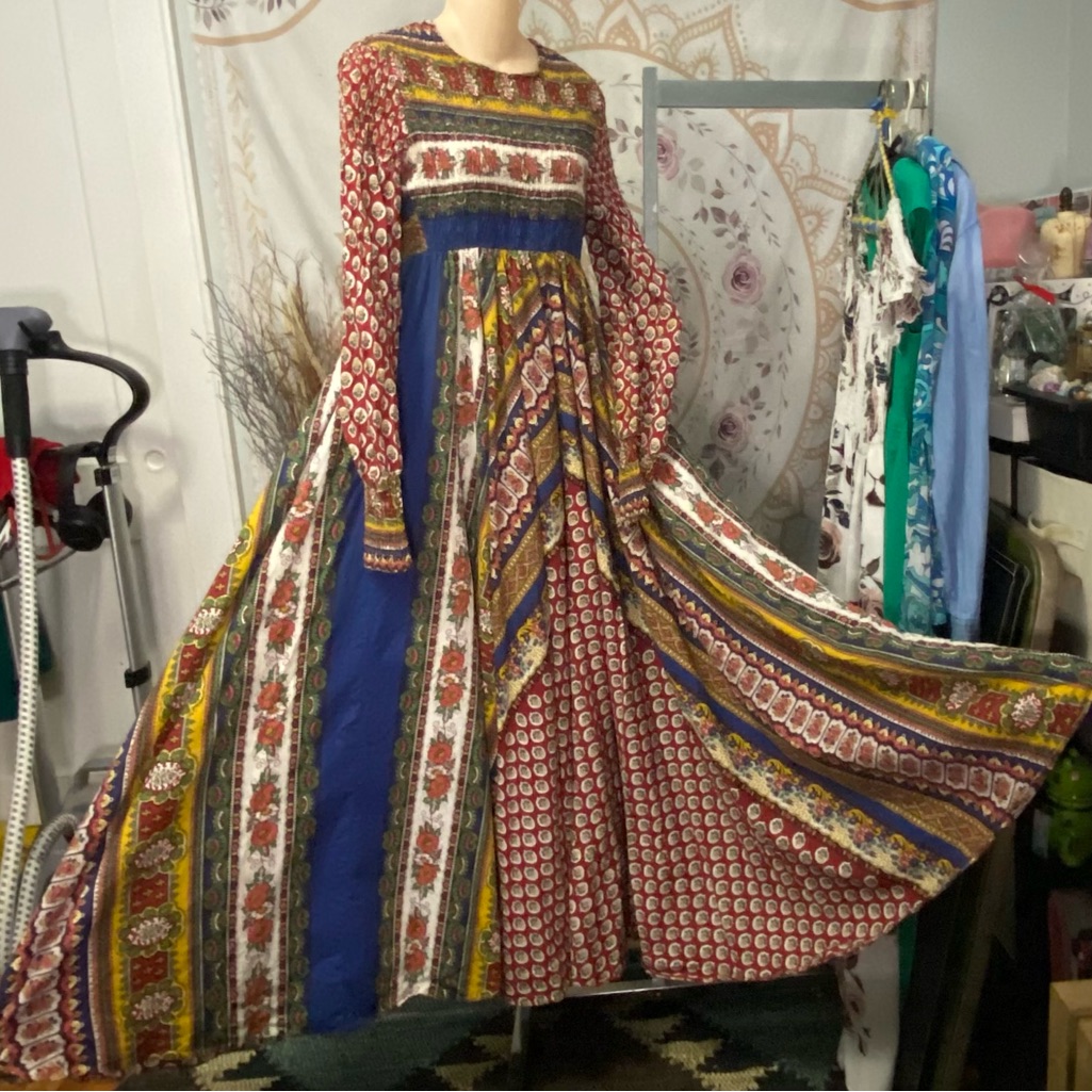 Vintage 1970s Denise L Full Circle Cotton Paisley Maxi Dress Size 9/10